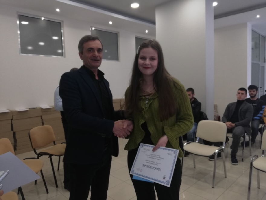 Рени Петрова е новият председател на Младежки общински съвет - Казанлък