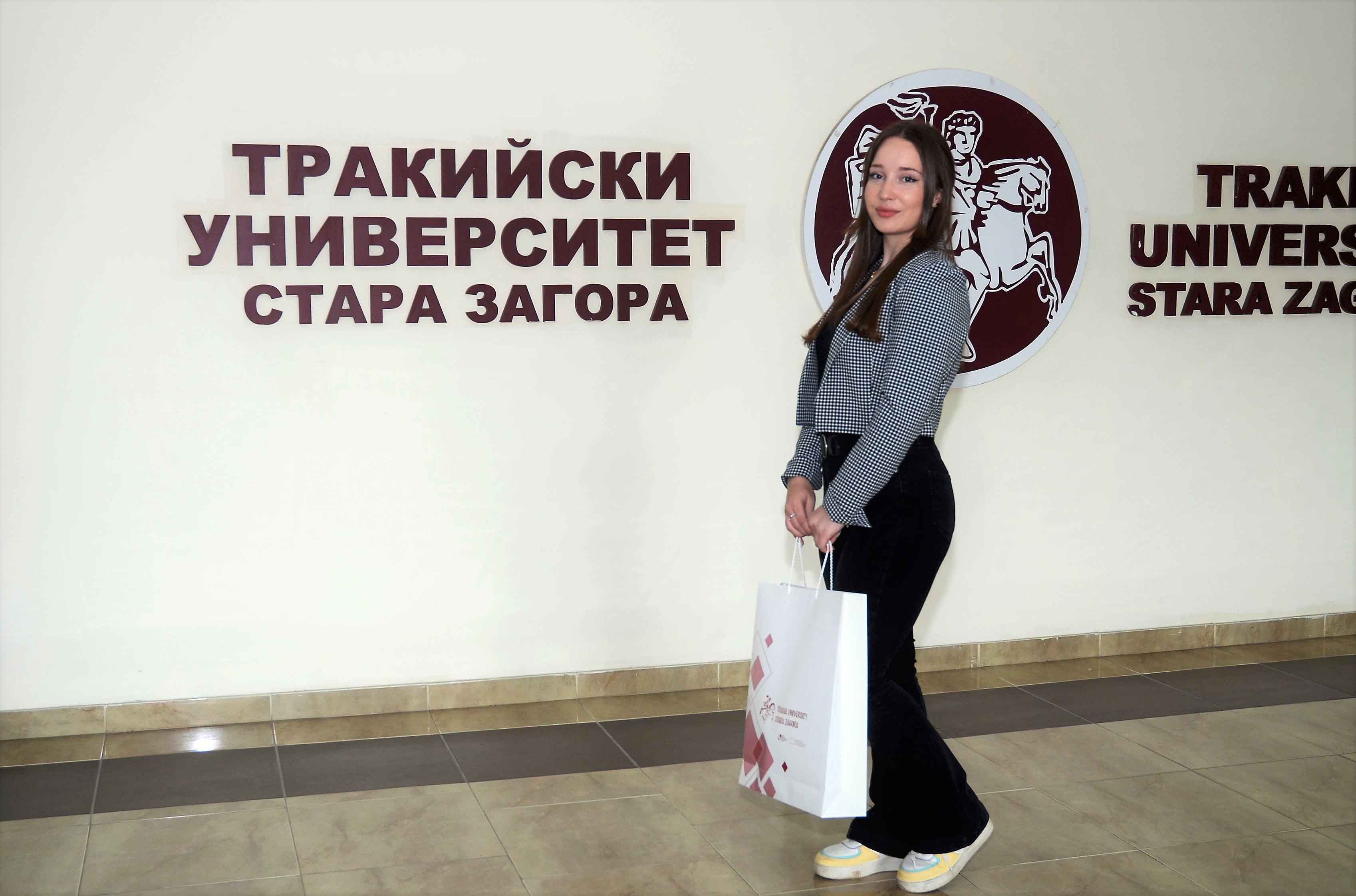 Да бъдеш студент по медицина и шампион по ловна стрелба
