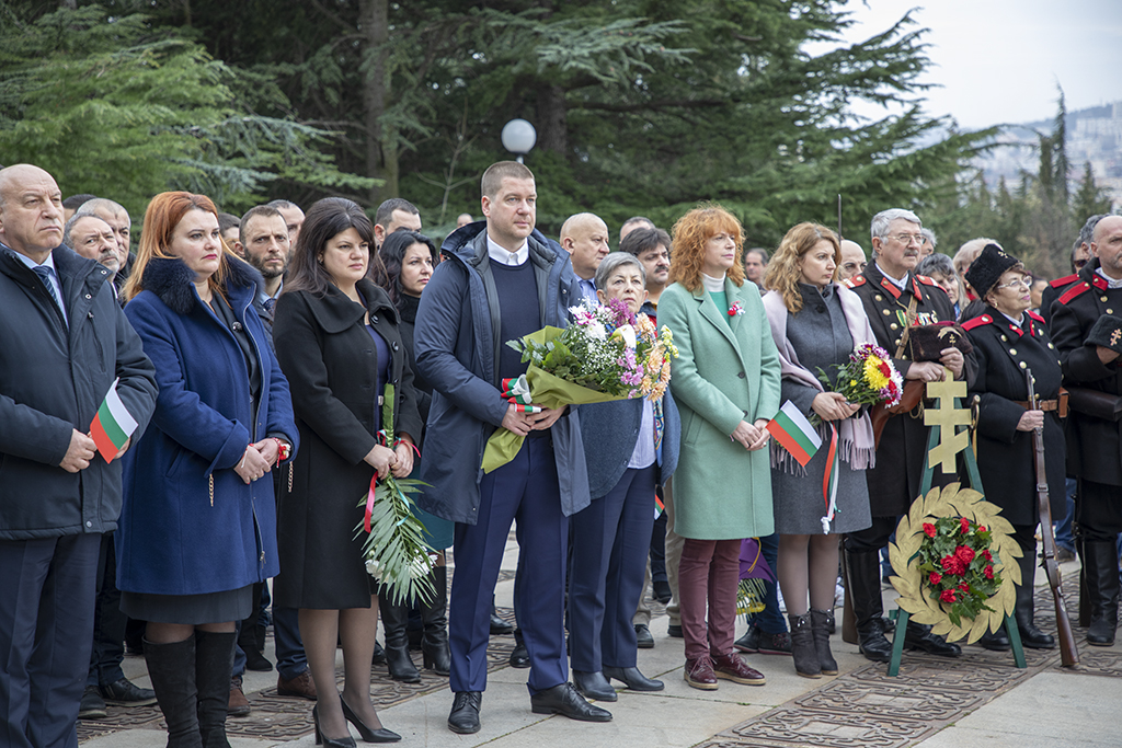 Кметът Живко Тодоров се поклони пред подвига на загиналите за България