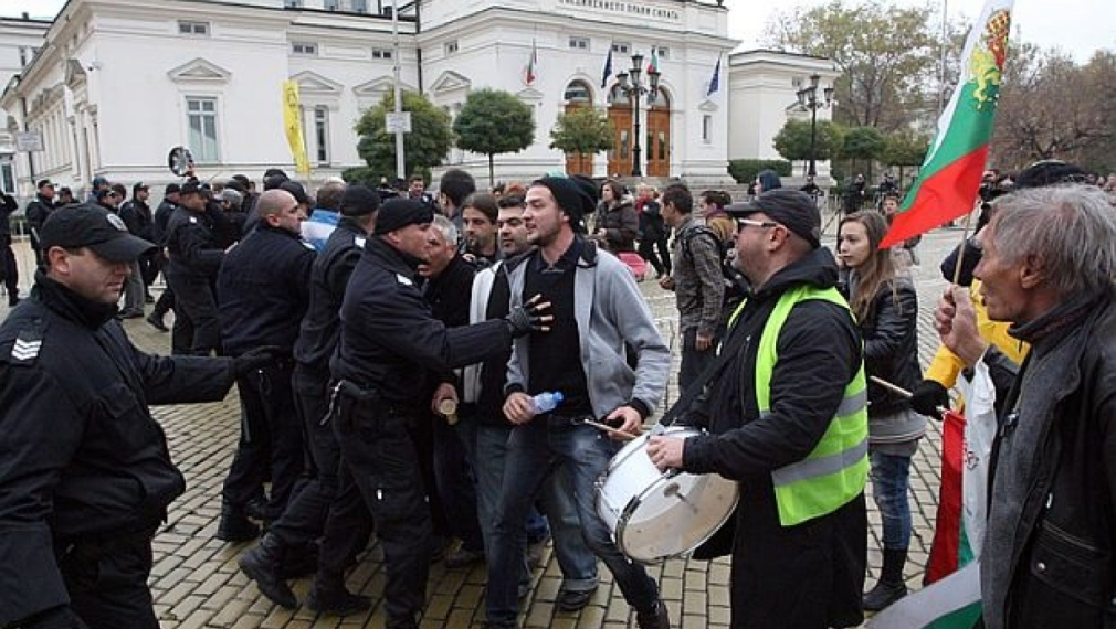 От МВР се задействаха във връзка със заявени протести в социалните мрежи