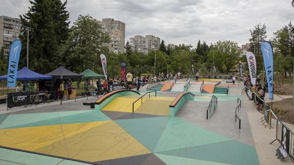 Стара Загора откри най-модерния скейтпарк в България