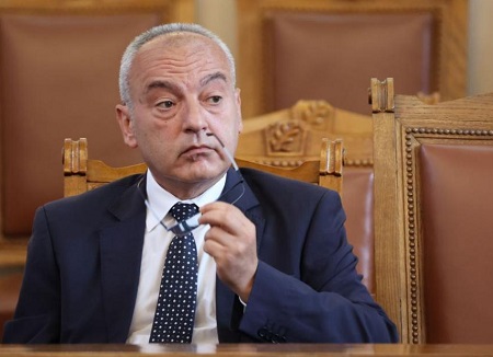 Кой кой е в служебния кабинет на Румен Радев