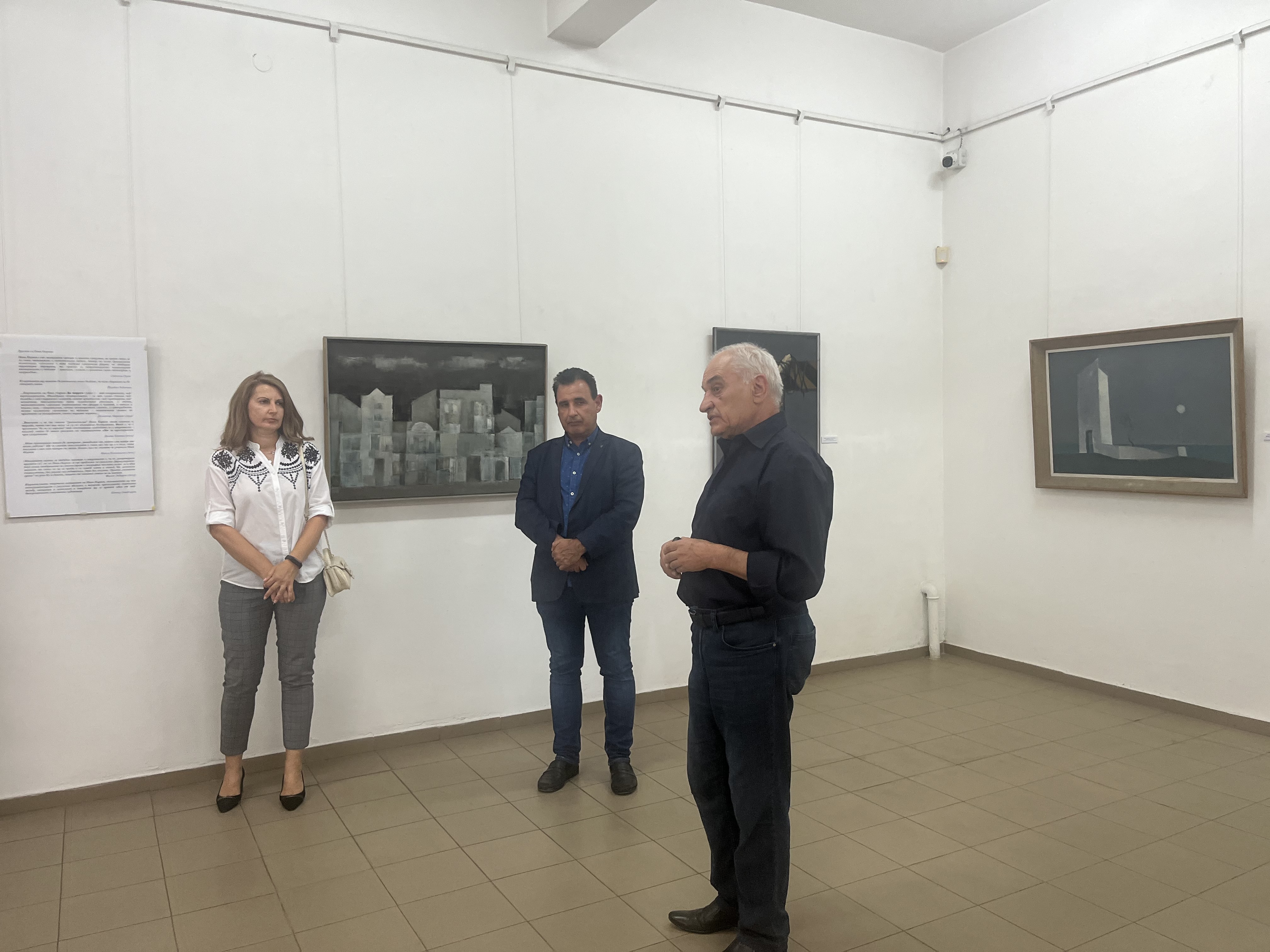 Подредиха изложба в памет на художника Иван Кирков
