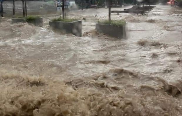 Две села в Старозагорско са все още без ток след бурята
