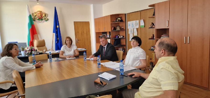 Възможности за ръст на заплатите в община Казанлък търсят кмет и синдикалисти