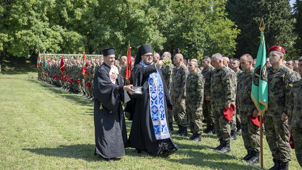 Втора Тунджанска механизирана бригада отбеляза своя празник с тържествен строй