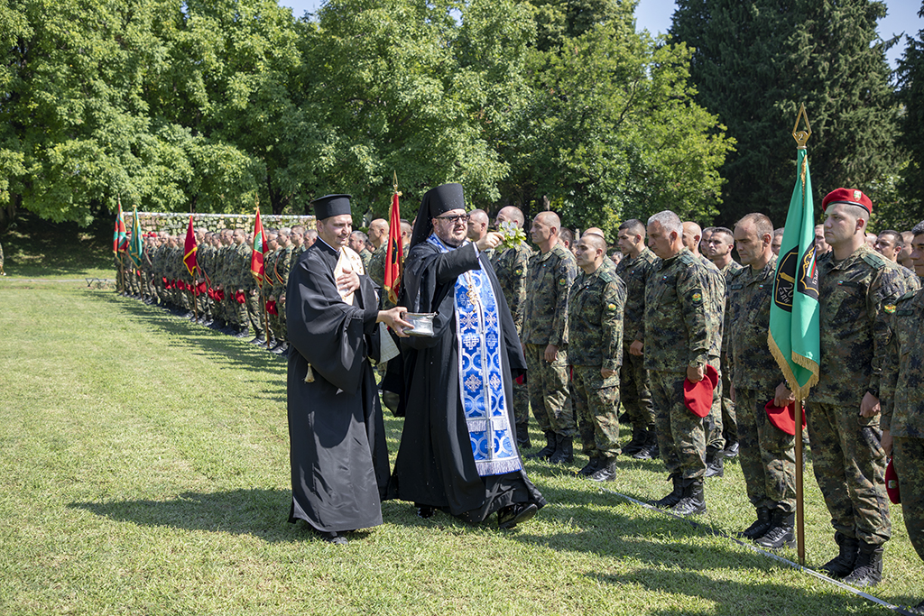 Втора Тунджанска механизирана бригада отбеляза своя празник с тържествен строй