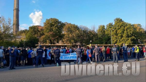 Протестите за и против Брикел разделиха жителите на Гълъбово (ВИДЕО)