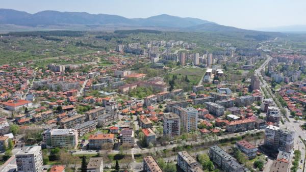 Частично затваряне на две улици в Казанлък от понеделник