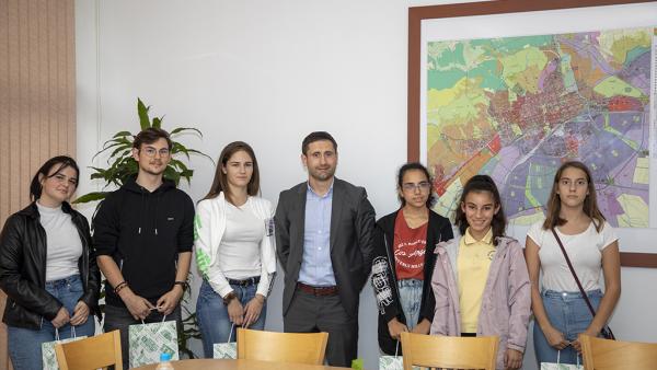 В Деня на българската община млади журналисти посетиха местната администрация