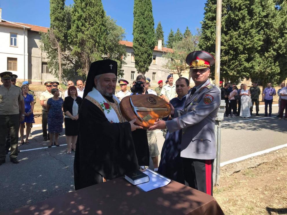 Освещават параклис  в поделение на 2-ра Тунджанска механизирана бригада