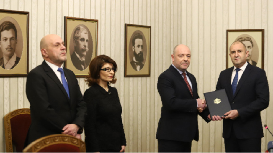 Проф. Николай Габровски взе мандата от името на ГЕРБ - СДС за съставяне на правителство
