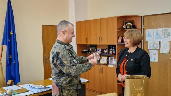 Кметът на Казанлък се срещна с командирите на 61 Стрямска механизирана бригада