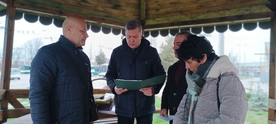 Екипажът на старозагорски тролейбус бе поздравен за достойна постъпка по време на смяна