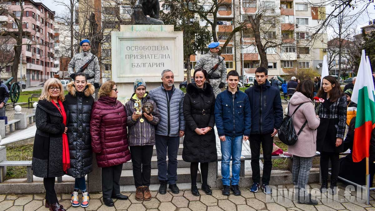 Световният шампион по бързо смятане е 11-ия носител на шлема-маска