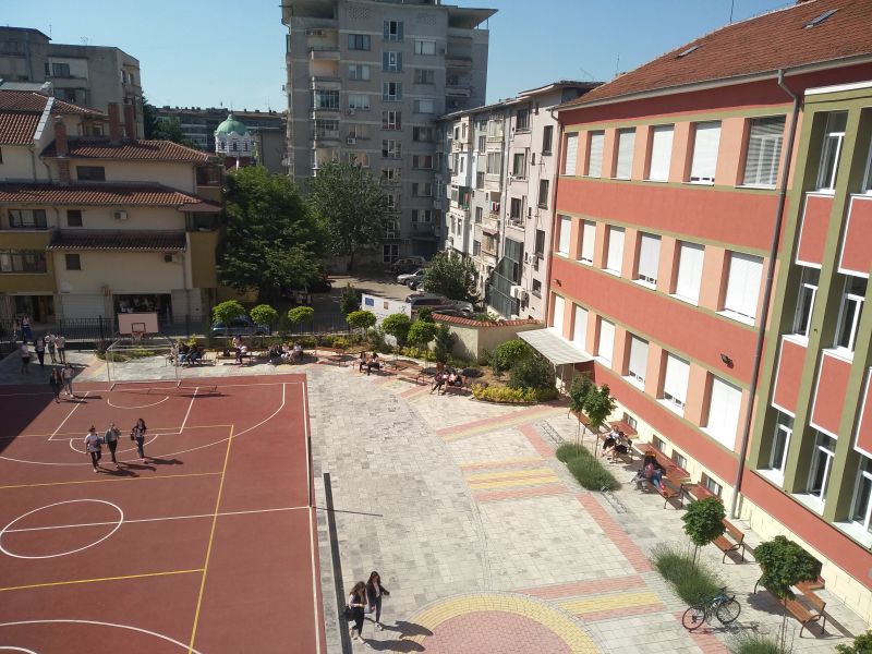 Сигнал за взривно устройство получиха в старозагорско училище