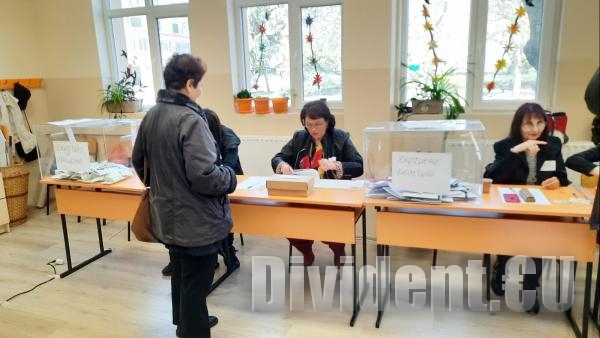 Избирателната активност в Старозагорско към 16 ч. е под 30%