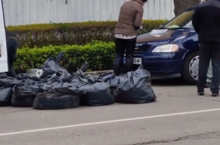 Полицаи хванаха 48 чувала с нарязан тютюн без бандерол край Крън