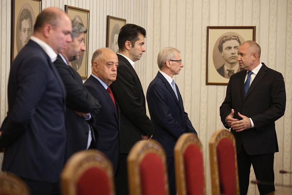 Акад. Николай Денков върна изпълнен мандат на президента Румен Радев
