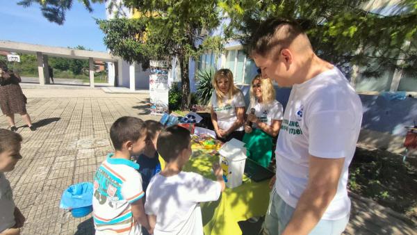 Млад програмист от Нова Загора изобрети смарт събирач на боклук