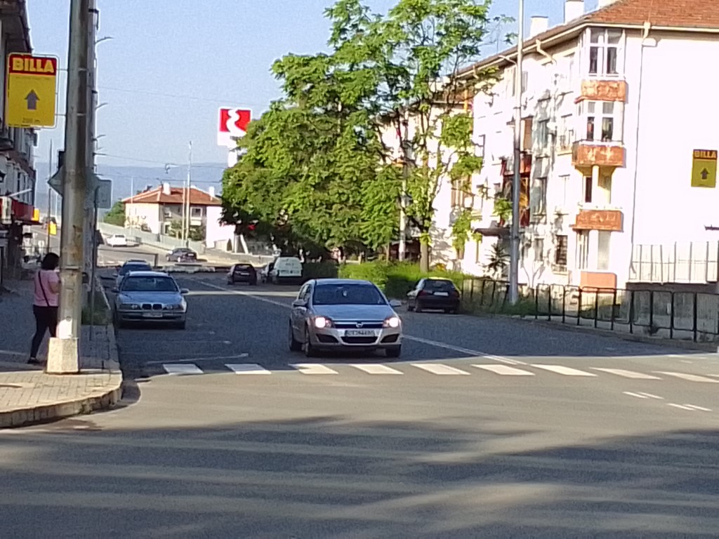 Удължава се временната организация на движението по улица Бачо Киро и бул. Розова долина