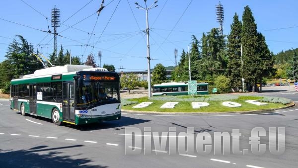 Раздават безплатно вода в градските автобуси на Стара Загора заради жегата