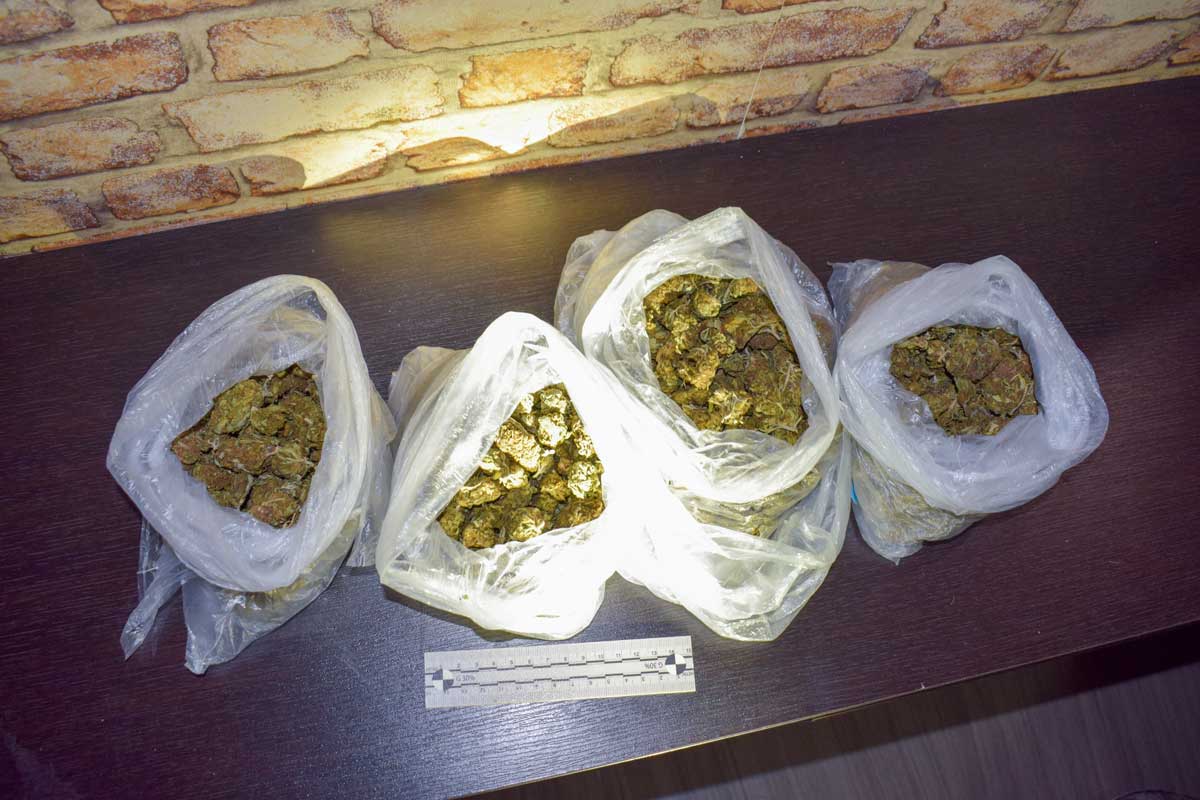 Три вида наркотици откриха криминалисти при акция в Казанлък и Стара Загора