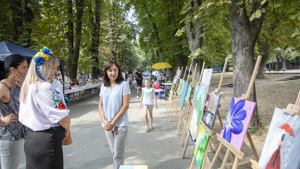 Благотворителен базар в подкрепа на украинската общност в Стара Загора бе открит в парк  Пети октомври