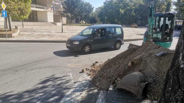 Затварят части от улици край Математическата гимназия в Казанлък