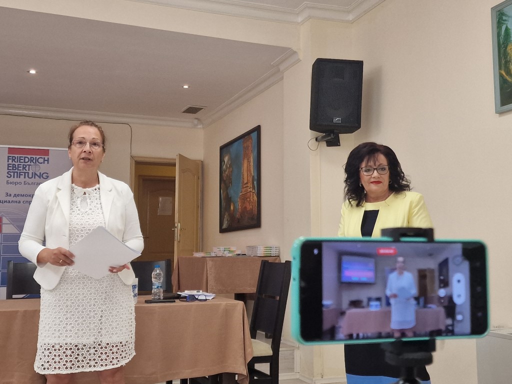 Национална конференция за равноправието събра в Казанлък жени от цяла България