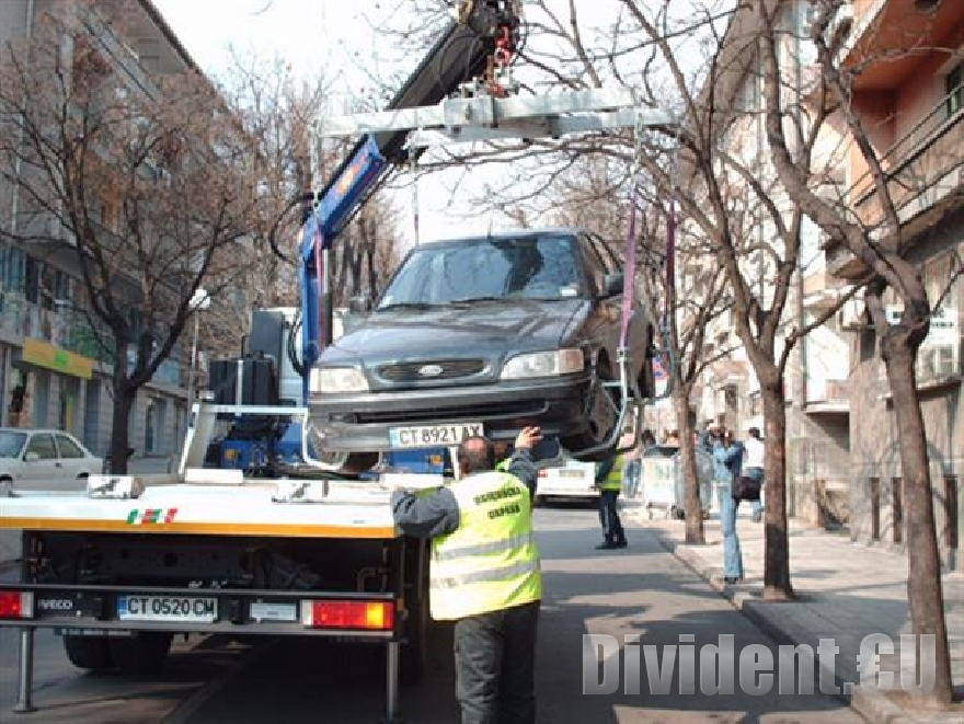 Вдигат паркирани до пешеходни пътеки автомобили в Стара Загора