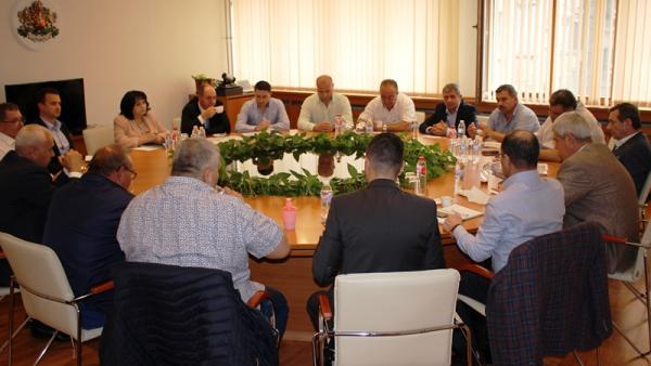 Енергийният министър обсъди със синдикатите в Мини Марица-изток ситуацията с COVID-19