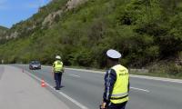 Арестуваха молдовец с камион и 44 нелегални мигранти вътре