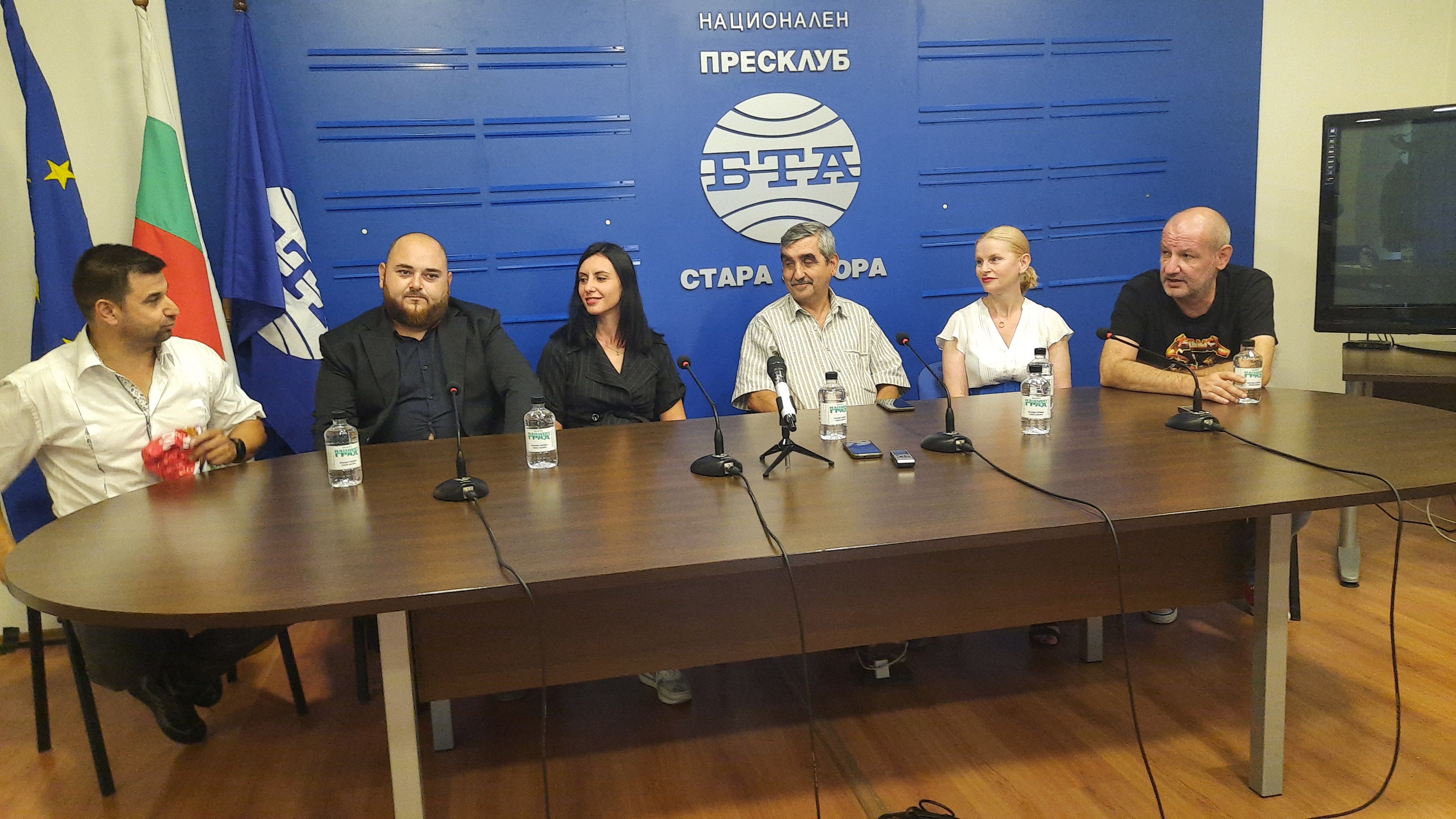 Движение Нашият град събра 12 000 подписа за референдум ВиК - Ст. Загора да стане общинско
