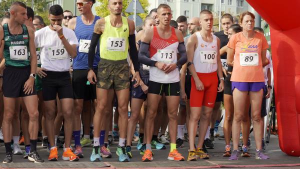 Beroe 5K Road Race  събра стотици бегачи в парк  Артилерийски