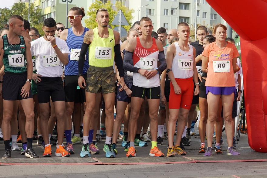 Beroe 5K Road Race  събра стотици бегачи в парк  Артилерийски