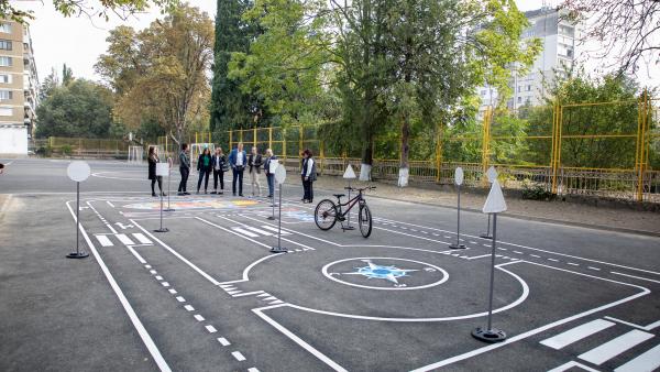 IV Основно училище  Кирил Христов  в Стара Загора откри две нови спортни площадки