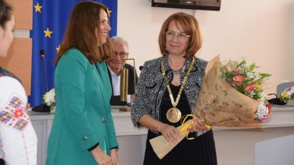 Галина Стоянова встъпи в четвъртия си мандат като кмет на Казанлък