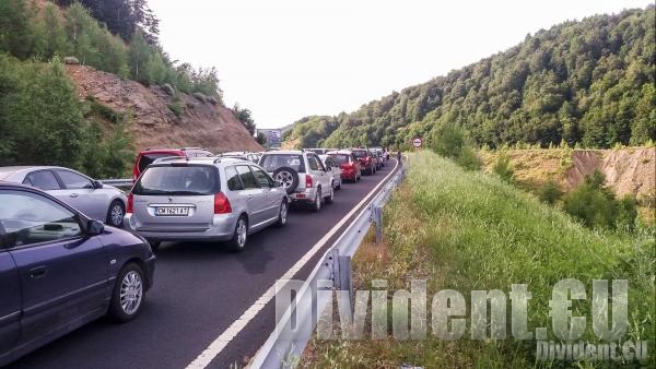 Гърция отваря границата в 12 ч. утре с тестване на случаен принцип