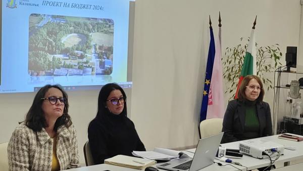 Проведоха обществено обсъждане на бюджет 2024 в община Казанлък