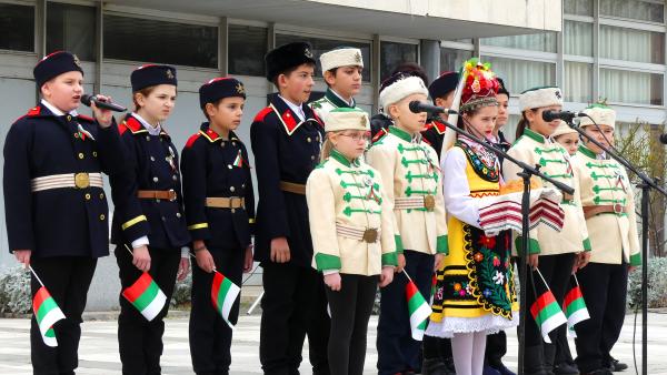 Нова Загора тържествено отбеляза Националния празник на България